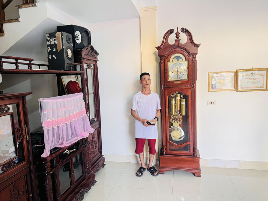 Dong Ho Tu Cay Tai Vinh Phuc