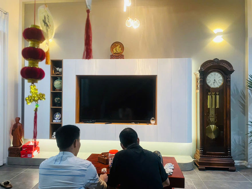 Dong Ho Tu Cay Tai Bac Giang